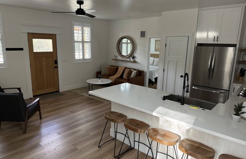 Three Rivers Casa | Modern Home, 2 miles from Sequoia Park’s Entrance and 10 mi. from Mineral King.