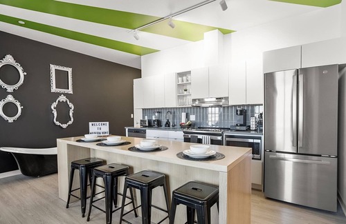 Highlandtown Apartamento | Modern Home 3BD/3BA Free On-Street Parking & Wifi