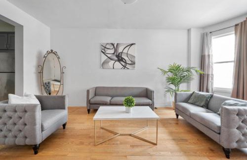 The Heights Casa | Modern Home 4BR 3BA - 20 Min to Timesquare