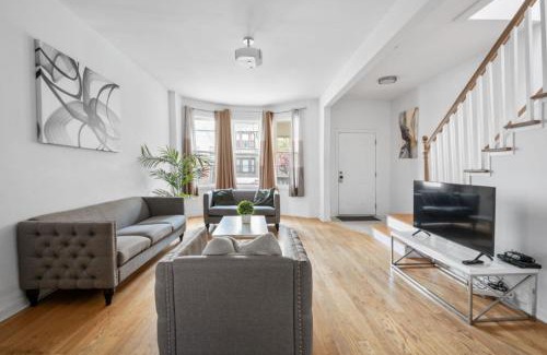 The Heights Casa | Modern Home 4BR 3BA - 20 Min to Timesquare