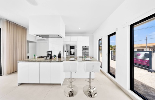 Koyari Casa | Modern Home *5 minutes to Eagle Beach*