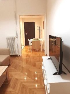 Ampelokipoi Apartamento | Modern home, 6' from the Metro