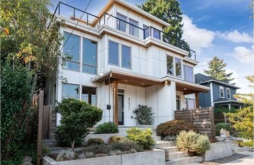 Mississippi District Casa | Modern home blocks from trendy Mississippi Ave