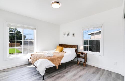 Charter Oak Casa | Modern Home - Family Fun Hub - Getaway - Billiards By Zen Living Short Term Rental