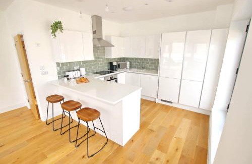 Worthing Casa | Modern Home for Small Groups by Stones Throw Apartments - Free Parking - Sea View