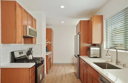 Stockton Casa | Modern Home for Travel Professional