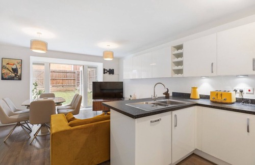 Dartford Casa | Modern Home in a Prime Location.