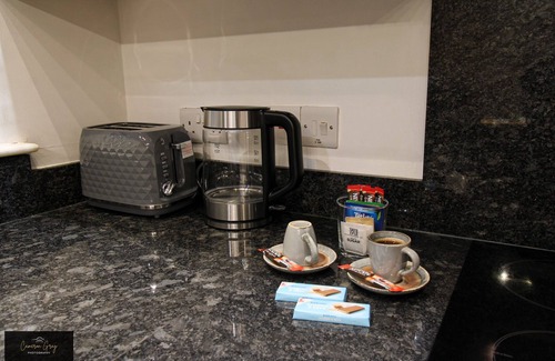 Belfast Casa | Modern Home in Belfast, Office, Parking, Wifi