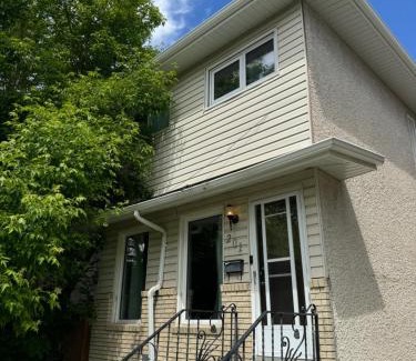 Winnipeg Casa | Modern home in Downtown Wpg