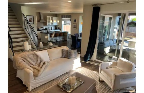 Sumner Casa | Modern home in downtown Sumner, WA