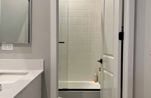 Gardena Casa | Modern Home in Gardena. Close to LAX, SoFi. Newly built in 2023. Gated Community