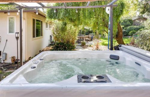 Petaluma Casa | Modern Home in Napa Area with Hot Tub and Game Room!