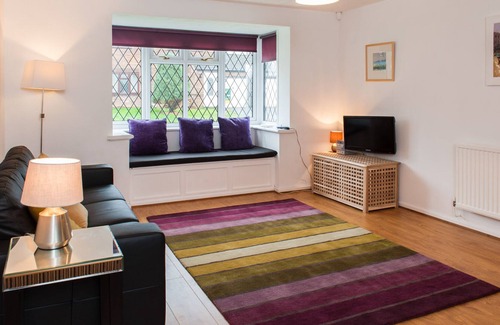 Melingriffith Casa | Modern home in peaceful location