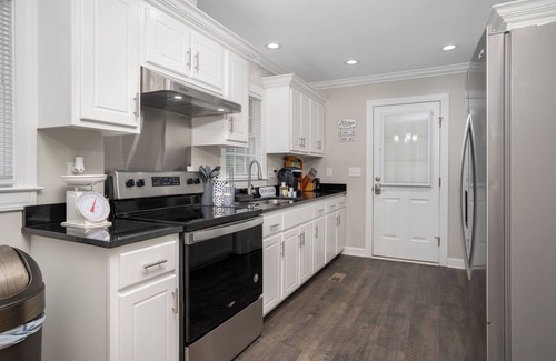 Rocky Mount Casa | Modern Home In PRIME location - King Bed/ Spacious