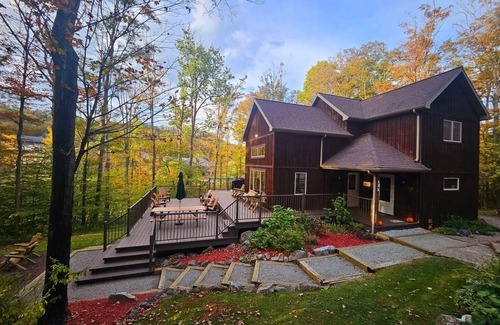 Somerset Casa | Modern Home in the Mountains- within walking distance to ski slopes!