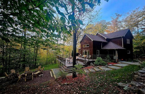 Somerset Casa | Modern Home in the Mountains- within walking distance to ski slopes!