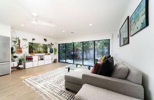 Willmore Casa | Modern Home - steps from downtown LB!