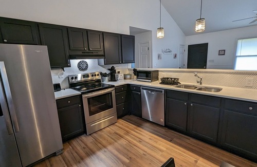 Granite Quarry Casa | Modern home steps to historic downtown Salisbury