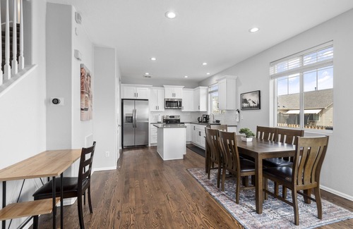 Aurora Casa | Modern Home w/ 2 Private Suites & Family-Friendly Amenities - 15 Mins to DIA