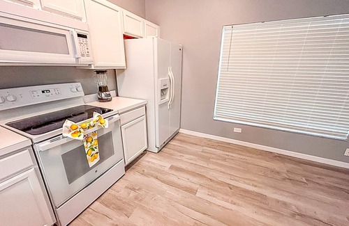 Eagle Pointe South Casa | Modern Home w/Pool close to Disney Florida theme parks