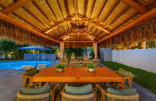 Coral Ridge Isles Casa | Modern Home w Private Suite Pool & Tiki Hut