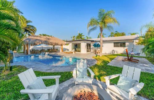 Coral Ridge Isles Casa | Modern Home w Private Suite Pool & Tiki Hut