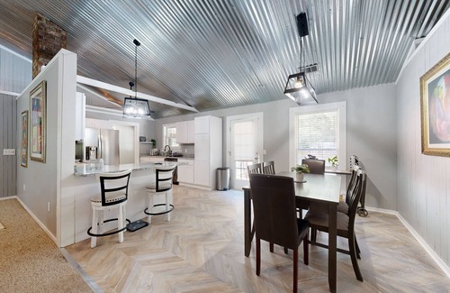 Claxton Casa | Modern home with full kitchen, patio and access to pond