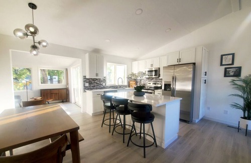 East Central Casa | Modern Home with Game Room, Private Yard, Epic Views, 5B Sleeps 8+