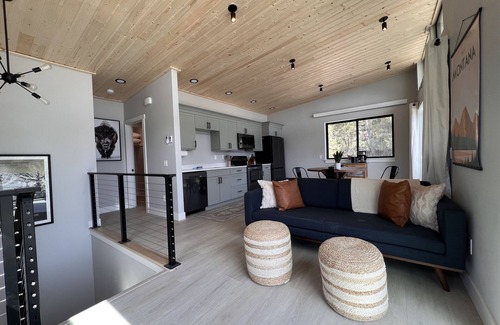 Lakeside Casa | Modern Home With Game Room & Lake Views!