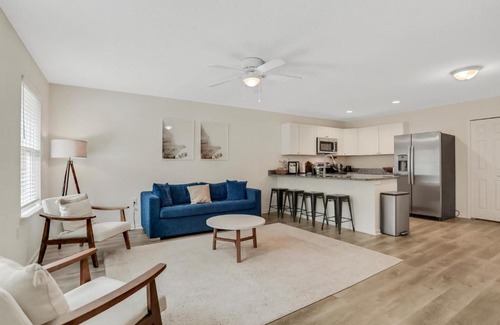 St. Augustine Casa | Modern home with garage near town