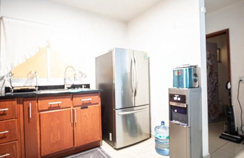 Tepic Casa | Modern Home with Parking 3ACs, 1King & 3Queen Beds Netflix PayPerView