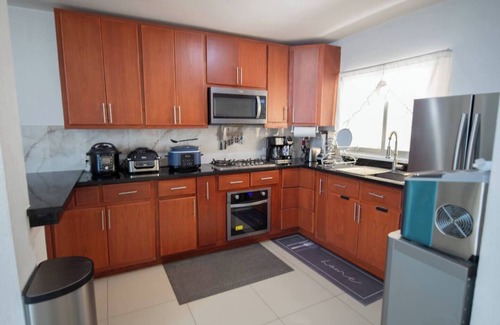 Tepic Casa | Modern Home with Parking 3AC & 1K&3Q beds, Netflix