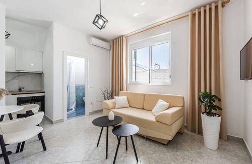 Rade Apartamento | Modern Home with Wifi and Beach Access | Golem
