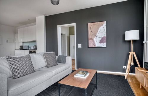 Horgen District Apartamento | Modern Horgen 2.5 Room w/ Storage & W/D, 3 min to Market, by Blueground