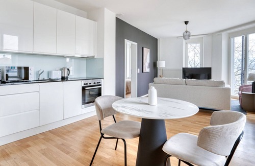 Horgen District Apartamento | Modern Horgen 2.5 Room w/ Storage & W/D, 3 min to Market, by Blueground
