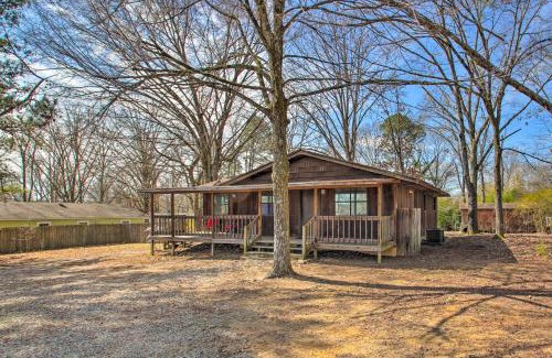 Jones Mills Casa | Modern Hot Springs Retreat about 8 Mi to Natl Park