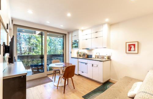 Truckee Hotel | Modern Hotel-Style Studio - Timber Creek Lodge #210 Hotel Room