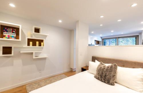Truckee Hotel | Modern Hotel-Style Studio - Timber Creek Lodge #210 Hotel Room