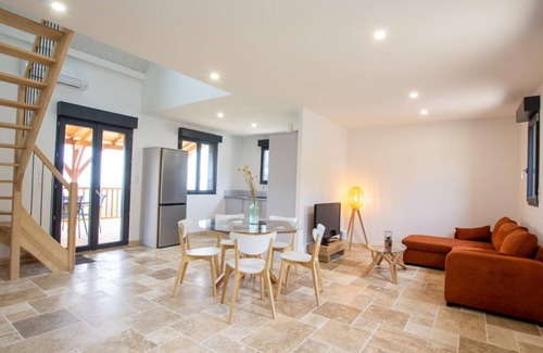 Preyssac-d'Excideuil Cabaña | Casa moderna con WiFi, admite mascotas, parking y aire acondicionado en Périgord Verde