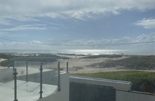 Barra do Cunhau Casa | Modern house, BEACHFRONT, with private pool and barbecue area