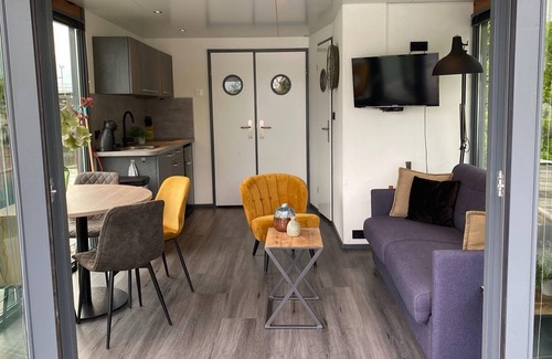Monnickendam Alquiler De Eote | Casa flotante moderna en Monnickendam con embarcadero