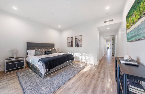 Pico - Robertson Villa | Modern House In Best Location