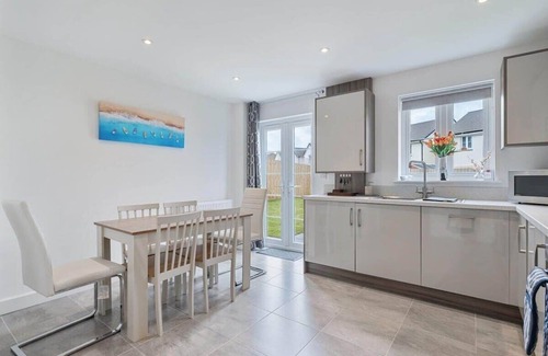 Camborne Casa | Modern House nr Gwithian Beach & St Ives