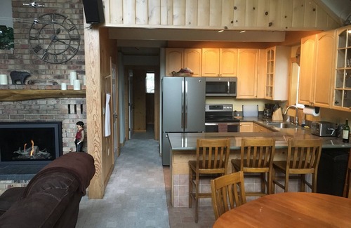 Dollar Point Casa | Casa moderna para el alquiler de vacaciones, Nueva bañera de hidromasaje y inserto de gas, por Nordic Center