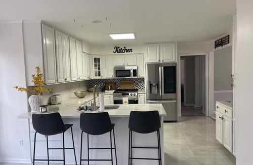 Lilburn Casa | Modern house w/Game Room — 10 minutes from major attractions