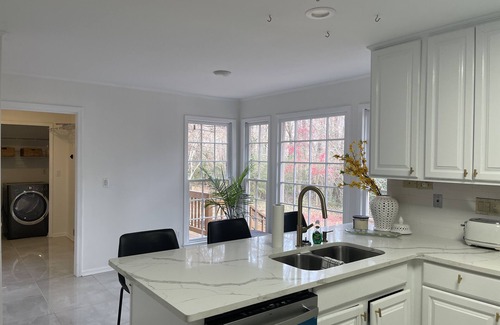 Lilburn Casa | Modern house w/Game Room — 10 minutes from major attractions