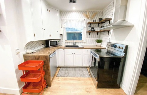 Grants Pass Casa | Modern House, Walk To Historic Downtown!