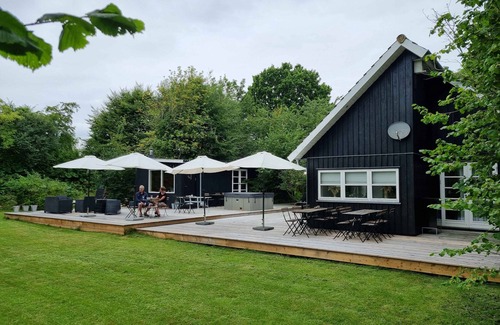 Faxe Ladeplads Casa | Modern house with outdoor spa and sauna