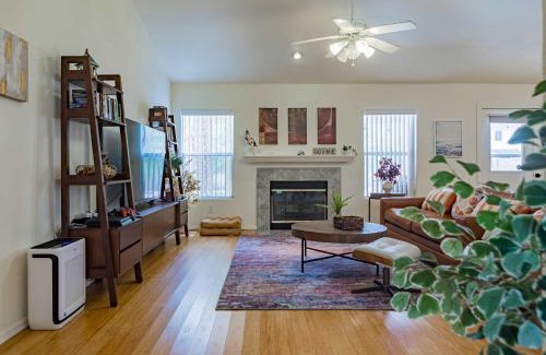 Chandler Casa | Modern House with Office Cornhole Near Freeways