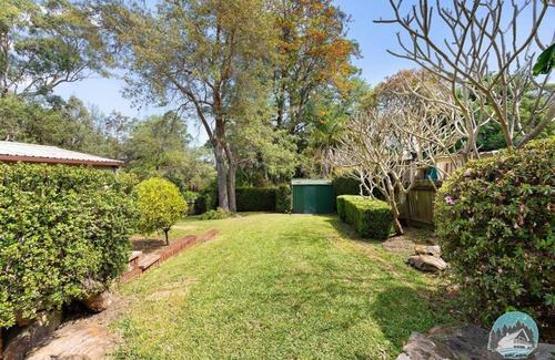 Telopea Casa | Modern House with Spacious Backyard in Telopea